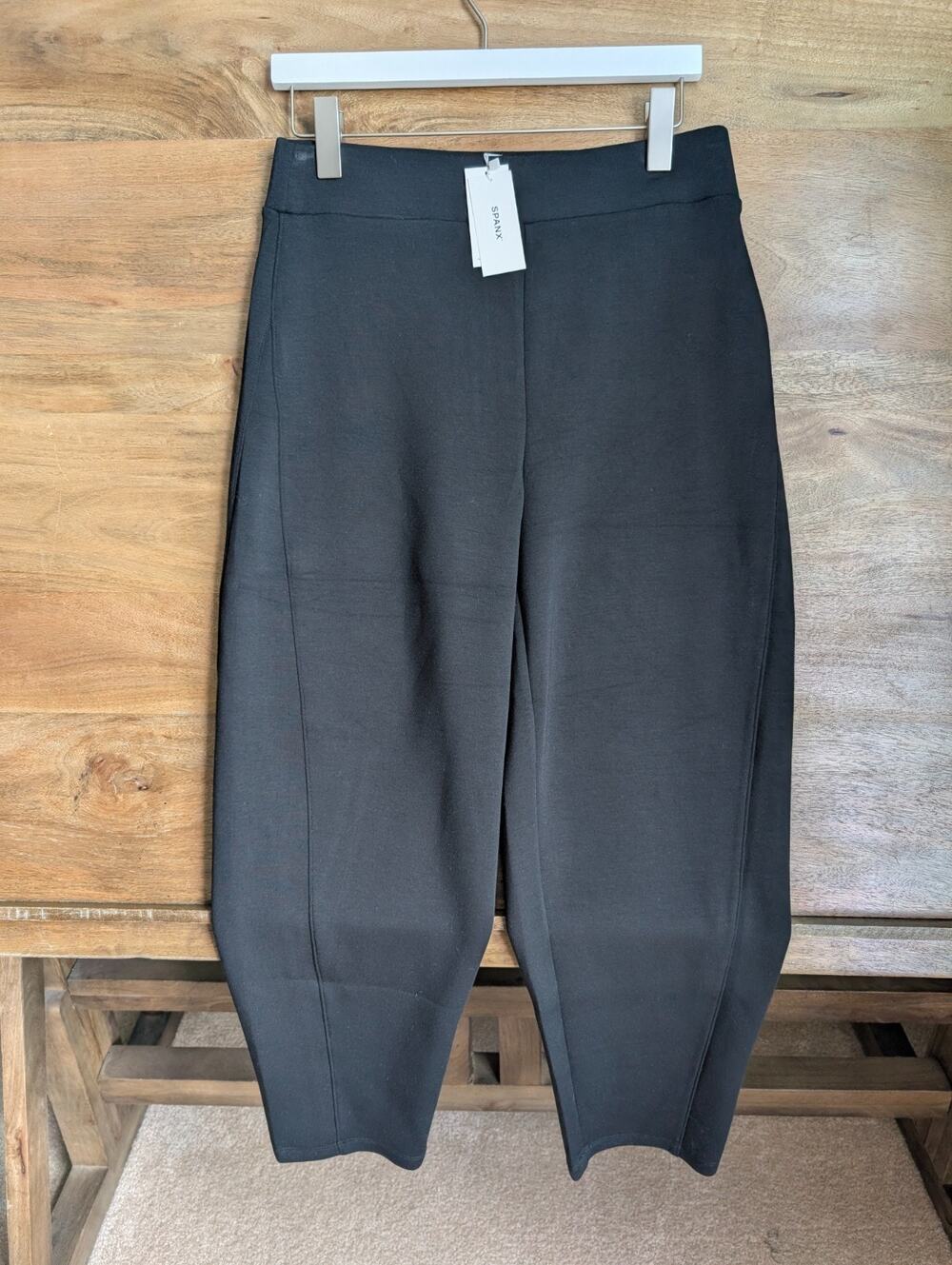 NWT Spanx AirEssentials Barrel Leg Pants Womens Medium Very Black Pull On